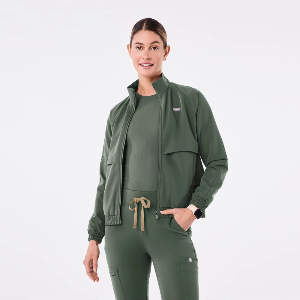 Figs Sydney Scrub Jacket Moss